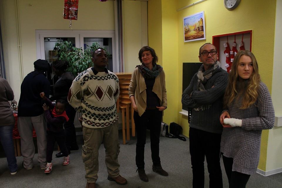 Malaika-Projekt: "Art unites us - Kunst vereint uns“ die Maler in der Ausstellung Foto:M. Silas